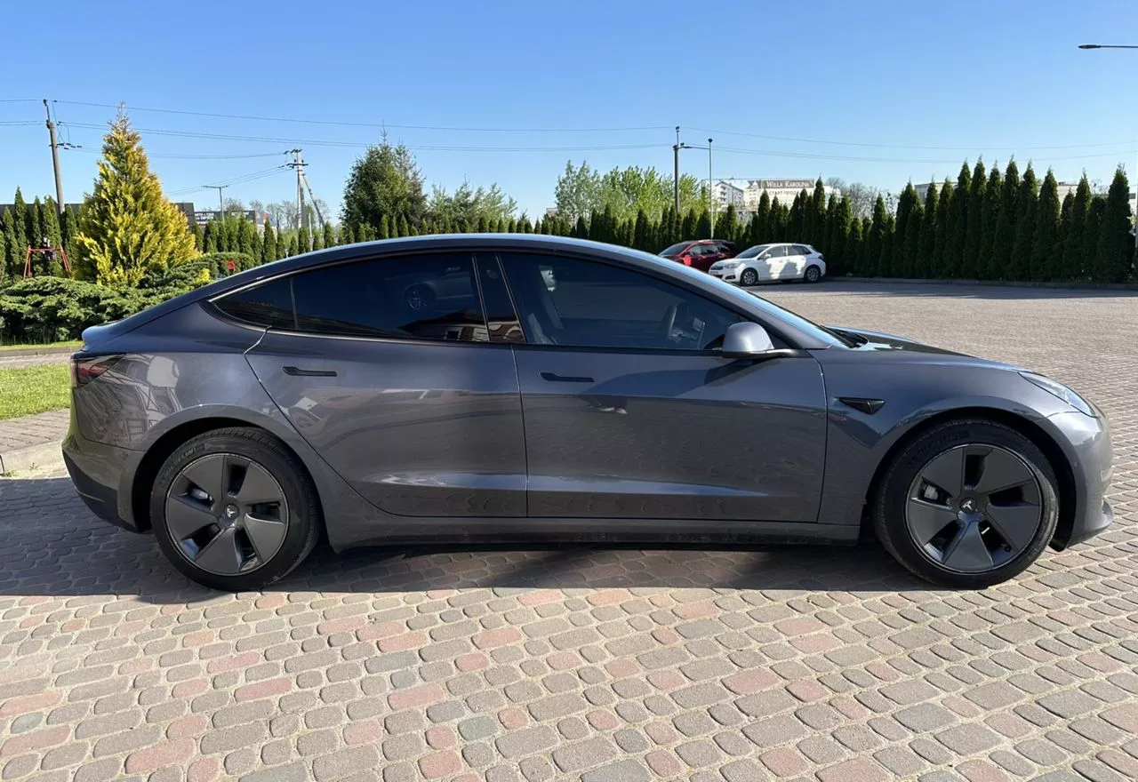 Tesla Model 3  80.5 kWh 202231