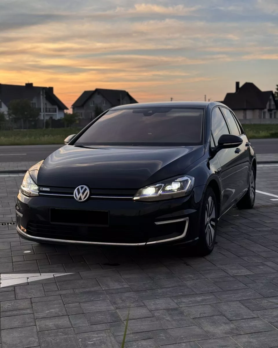 Volkswagen e-Golf  36 kWh 201701