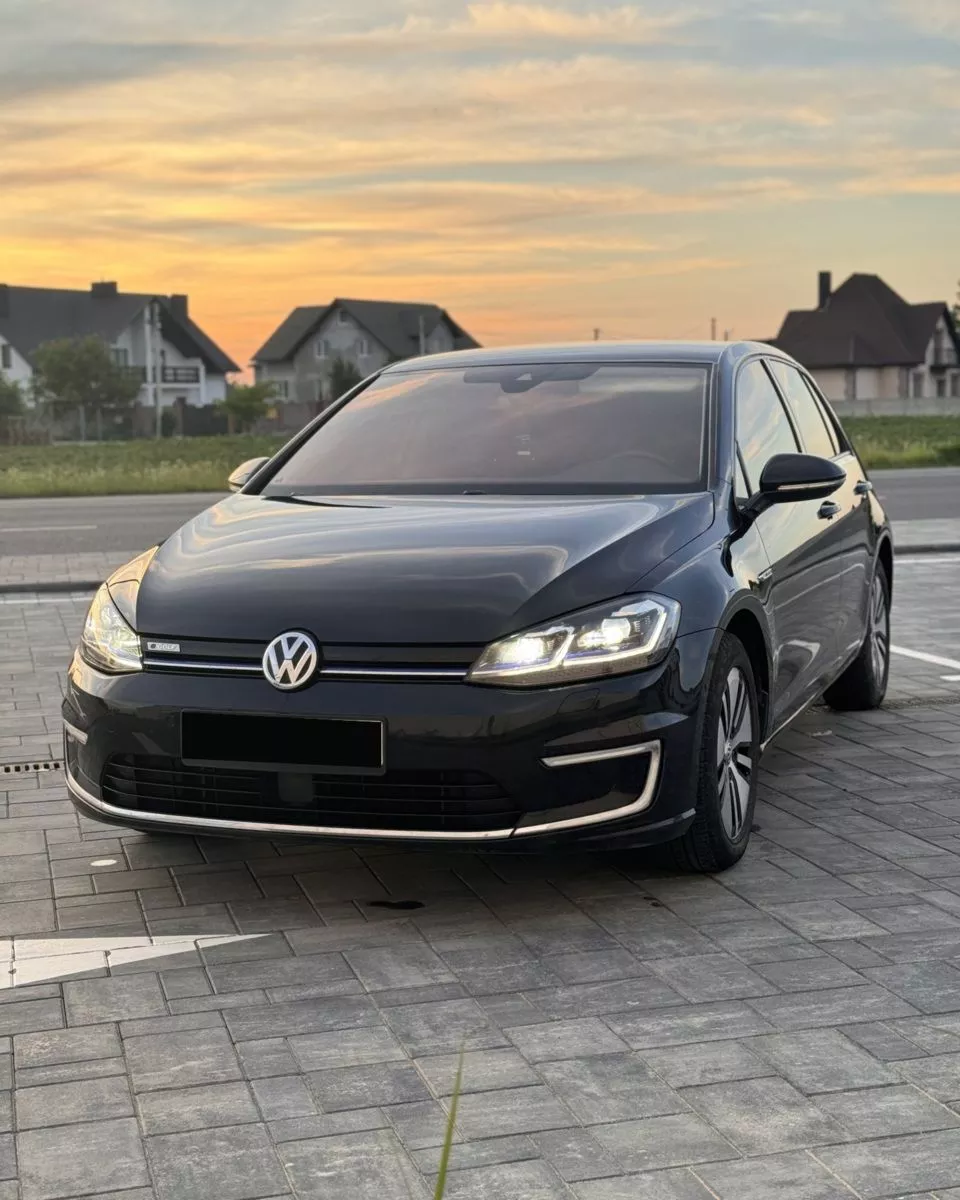 Volkswagen e-Golf  36 kWh 201751