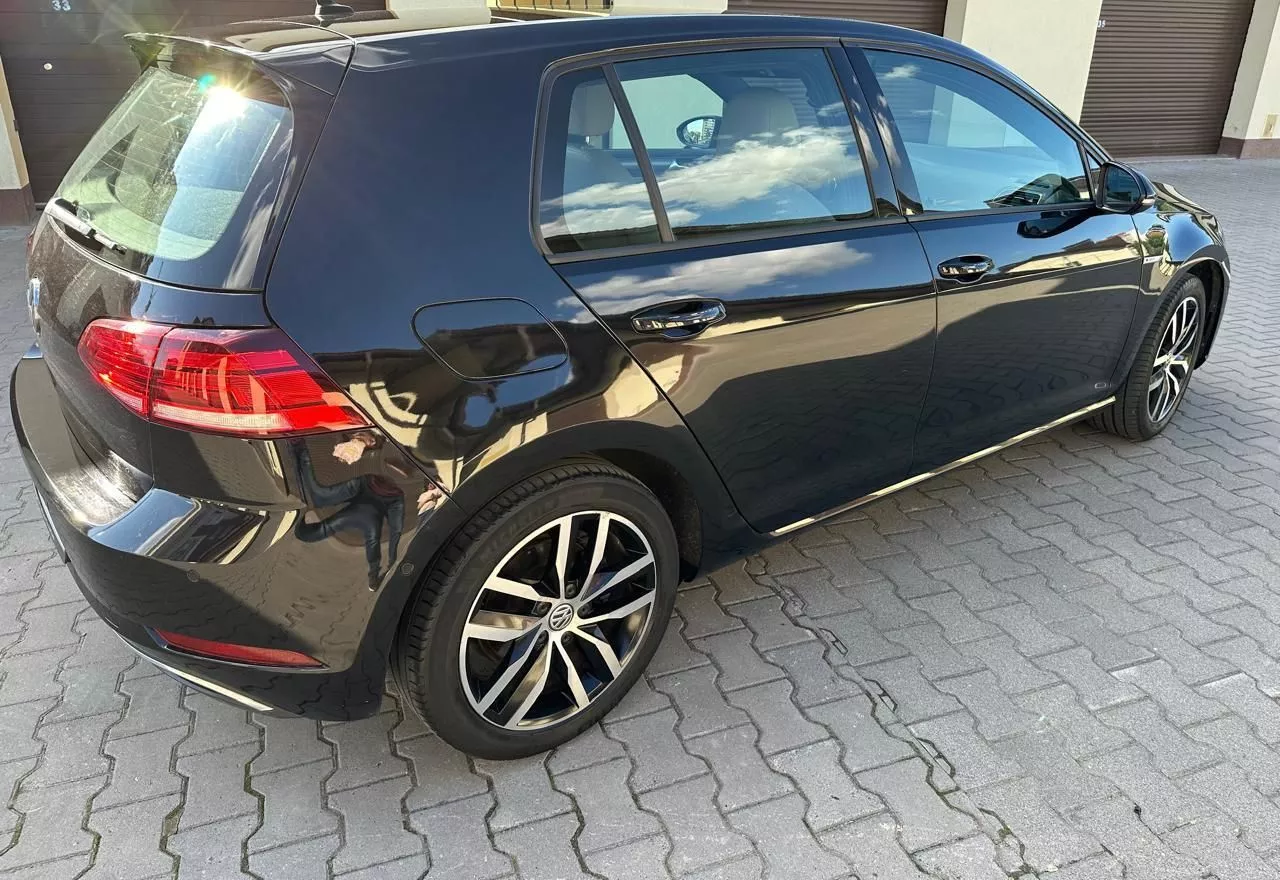 Volkswagen e-Golf  2018131