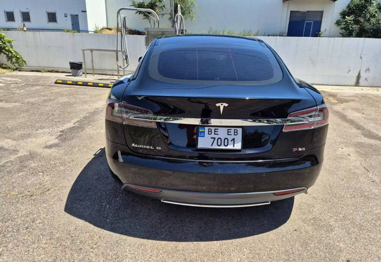 Tesla Model S  85 kWh 201471