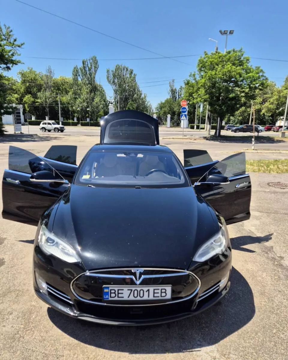 Tesla Model S  85 kWh 2014141