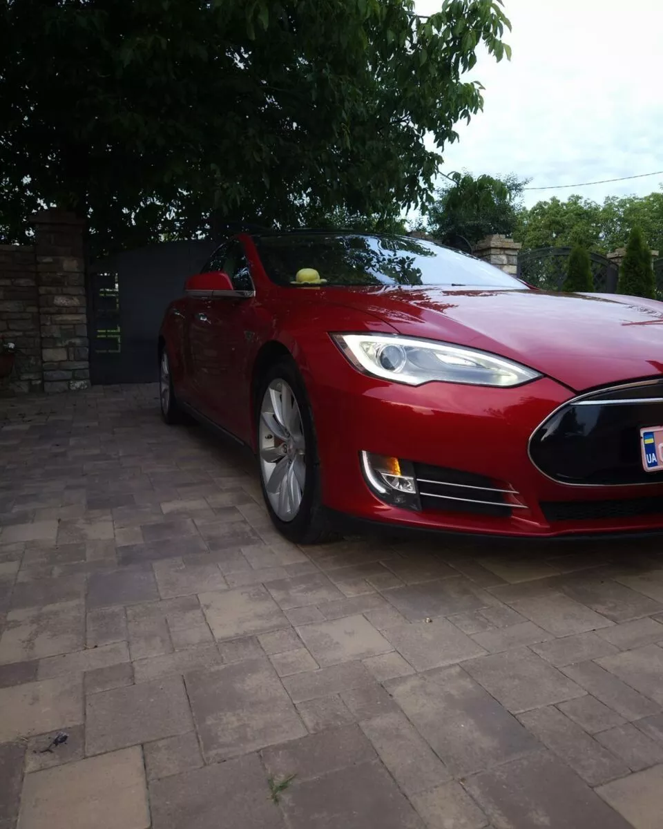 Tesla Model S  60 kWh 201311