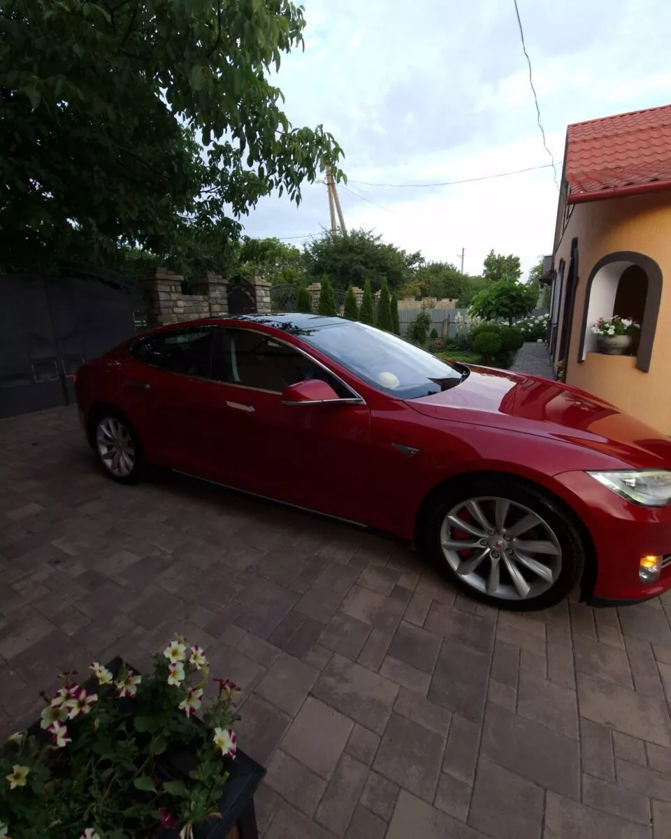 Tesla Model S  60 kWh 201321