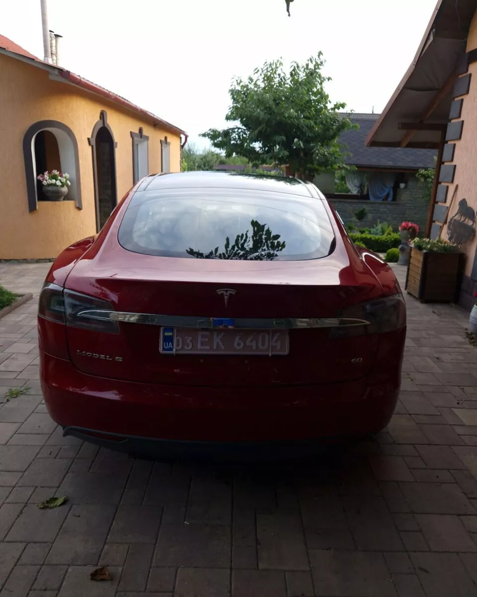 Tesla Model S  60 kWh 201341