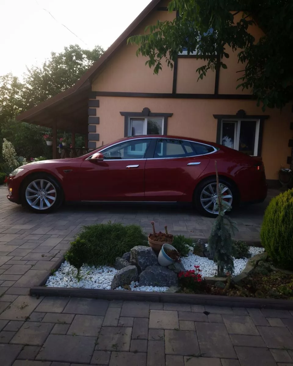 Tesla Model S  60 kWh 201371