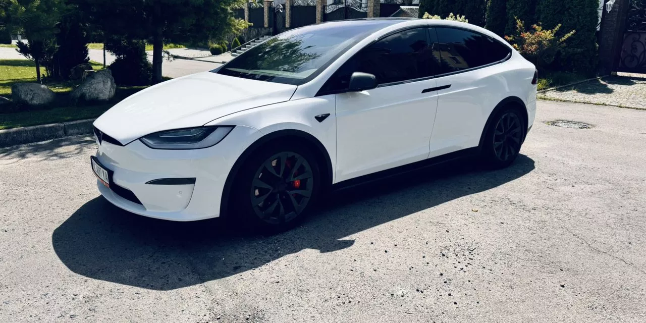 Tesla Model X 