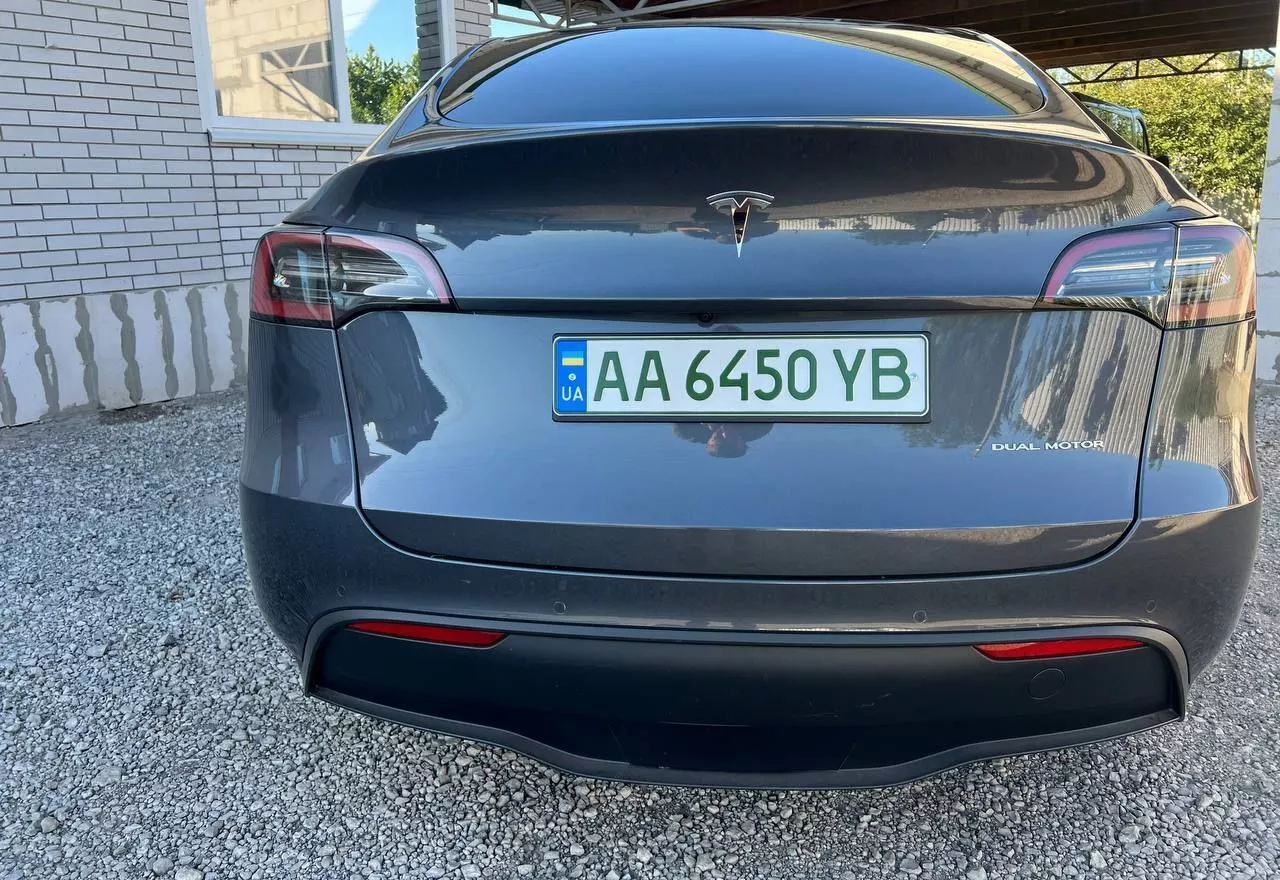 Tesla Model Y  82 kWh 2022111