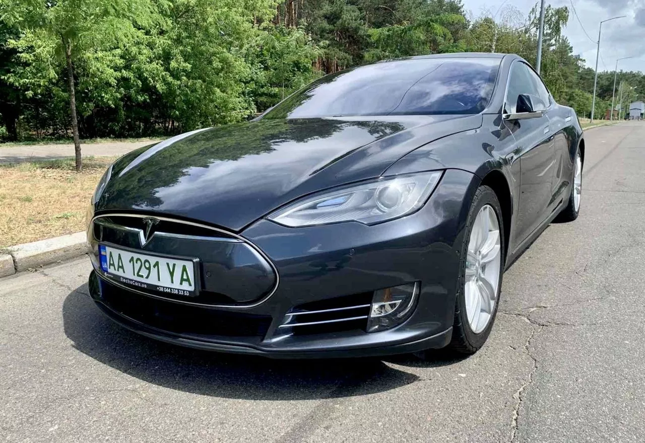 Tesla Model S  201611