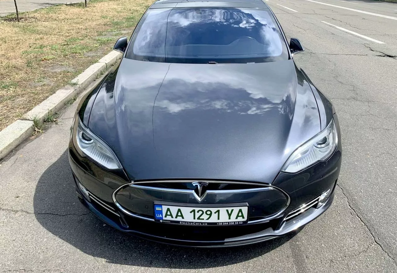 Tesla Model S  2016111