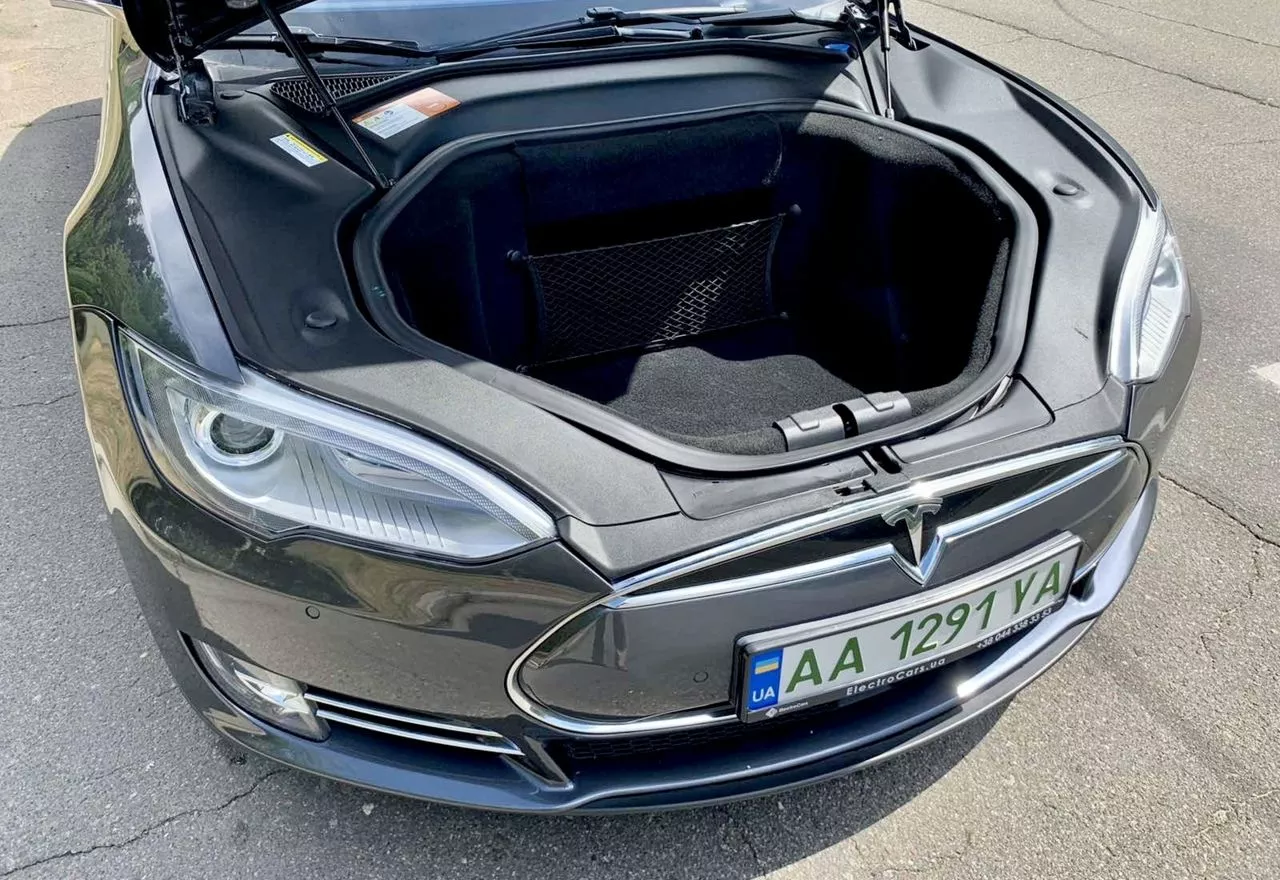 Tesla Model S  2016171