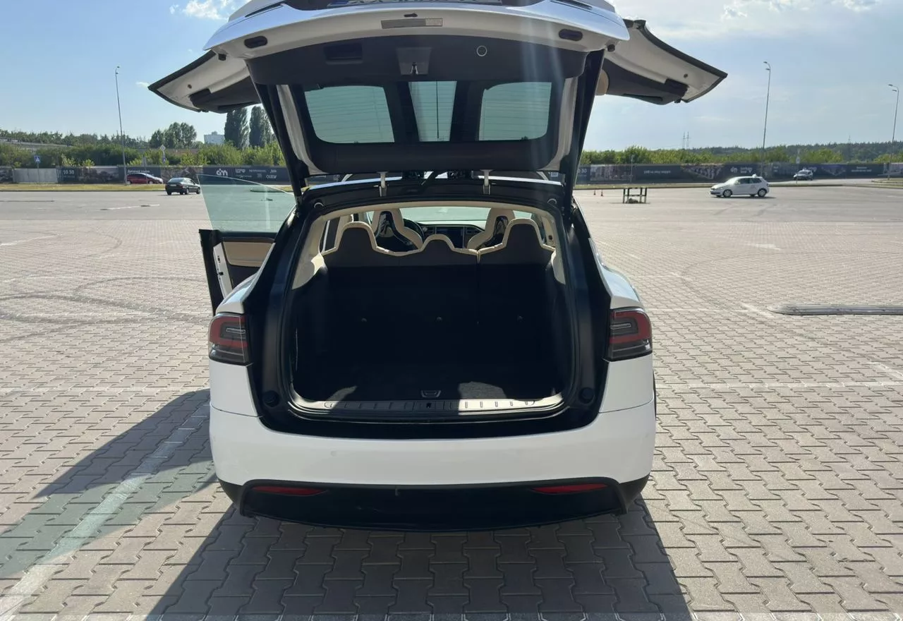 Tesla Model X  75 kWh 2017201