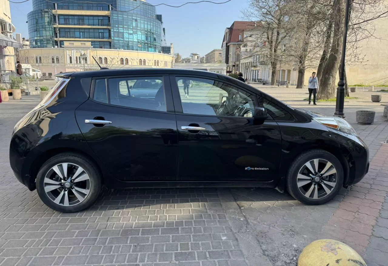 Nissan Leaf  201441