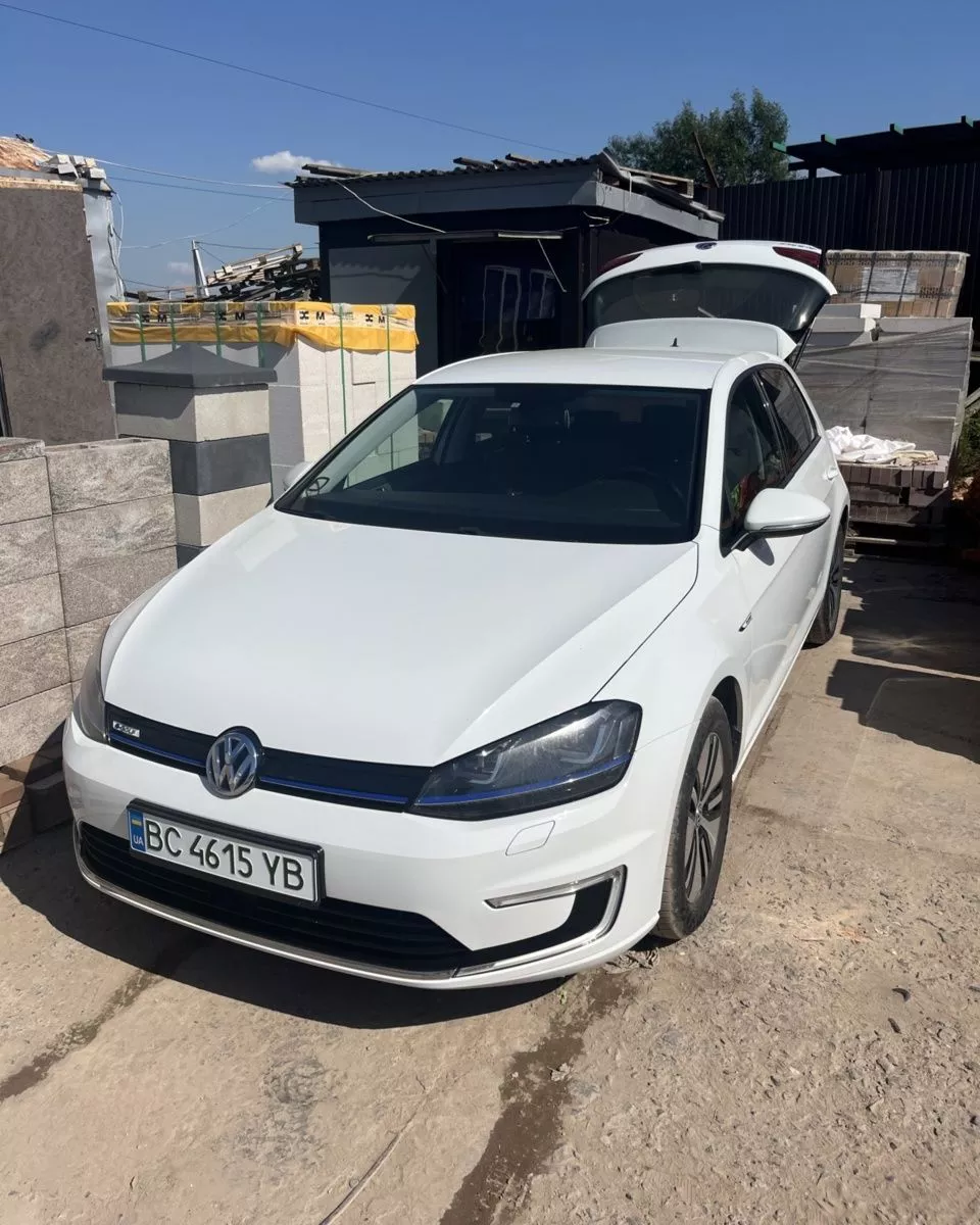 Volkswagen e-Golf  24 kWh 201501