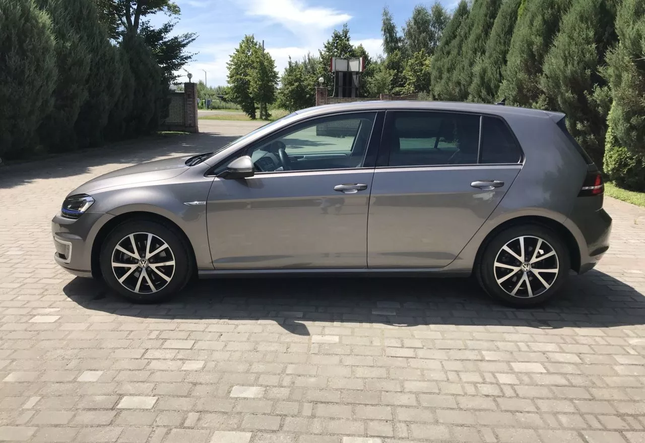 Volkswagen e-Golf  24 kWh 2015201