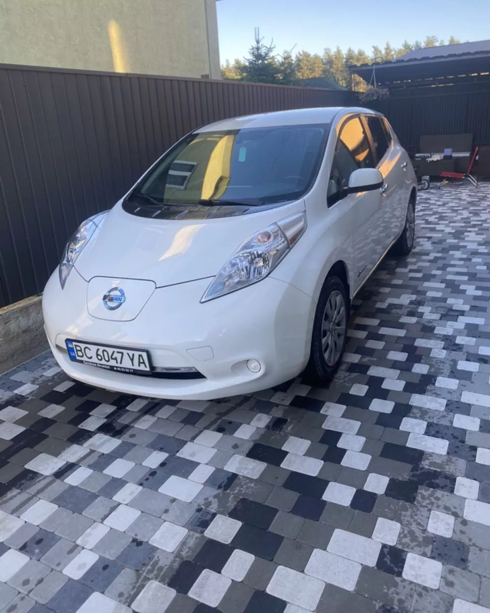 Nissan Leaf  201411