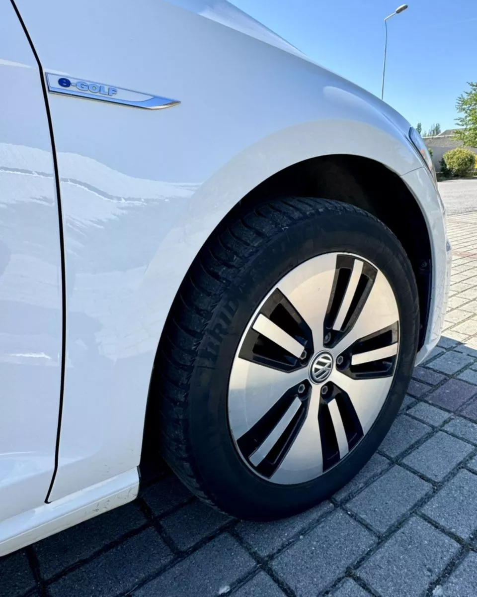 Volkswagen e-Golf  35.8 kWh 201841