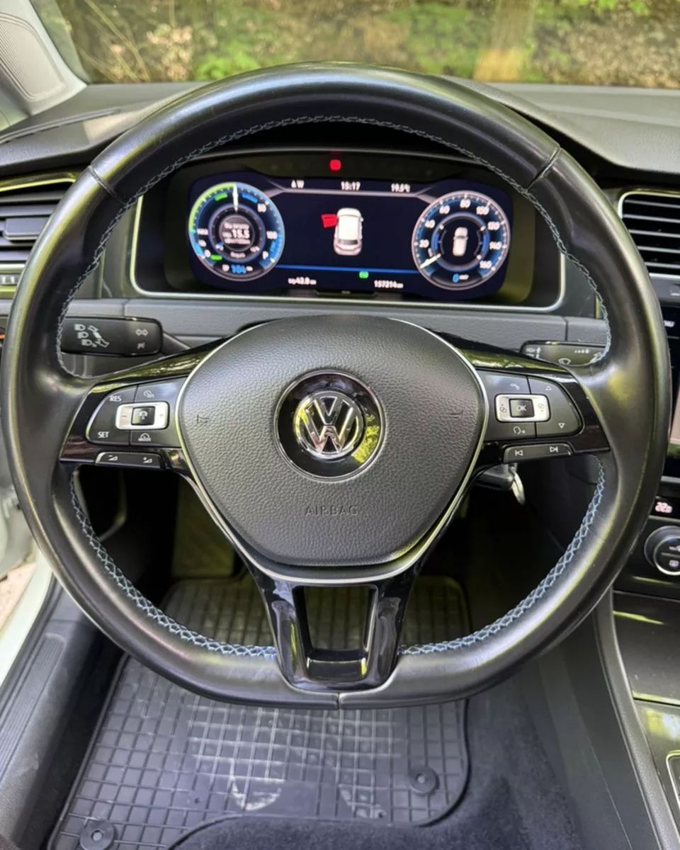 Volkswagen e-Golf  35.8 kWh 2018171