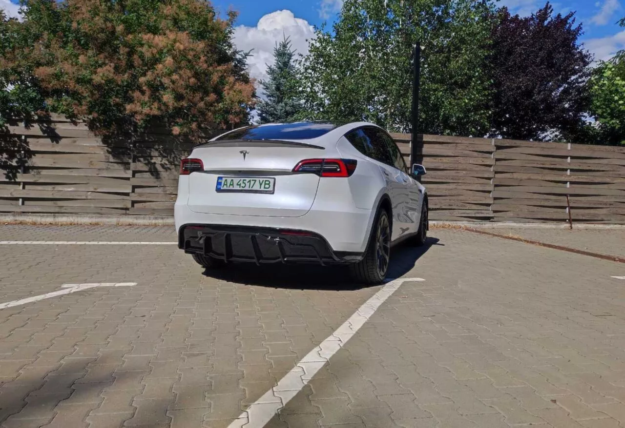 Tesla Model Y  75 kWh 2020111