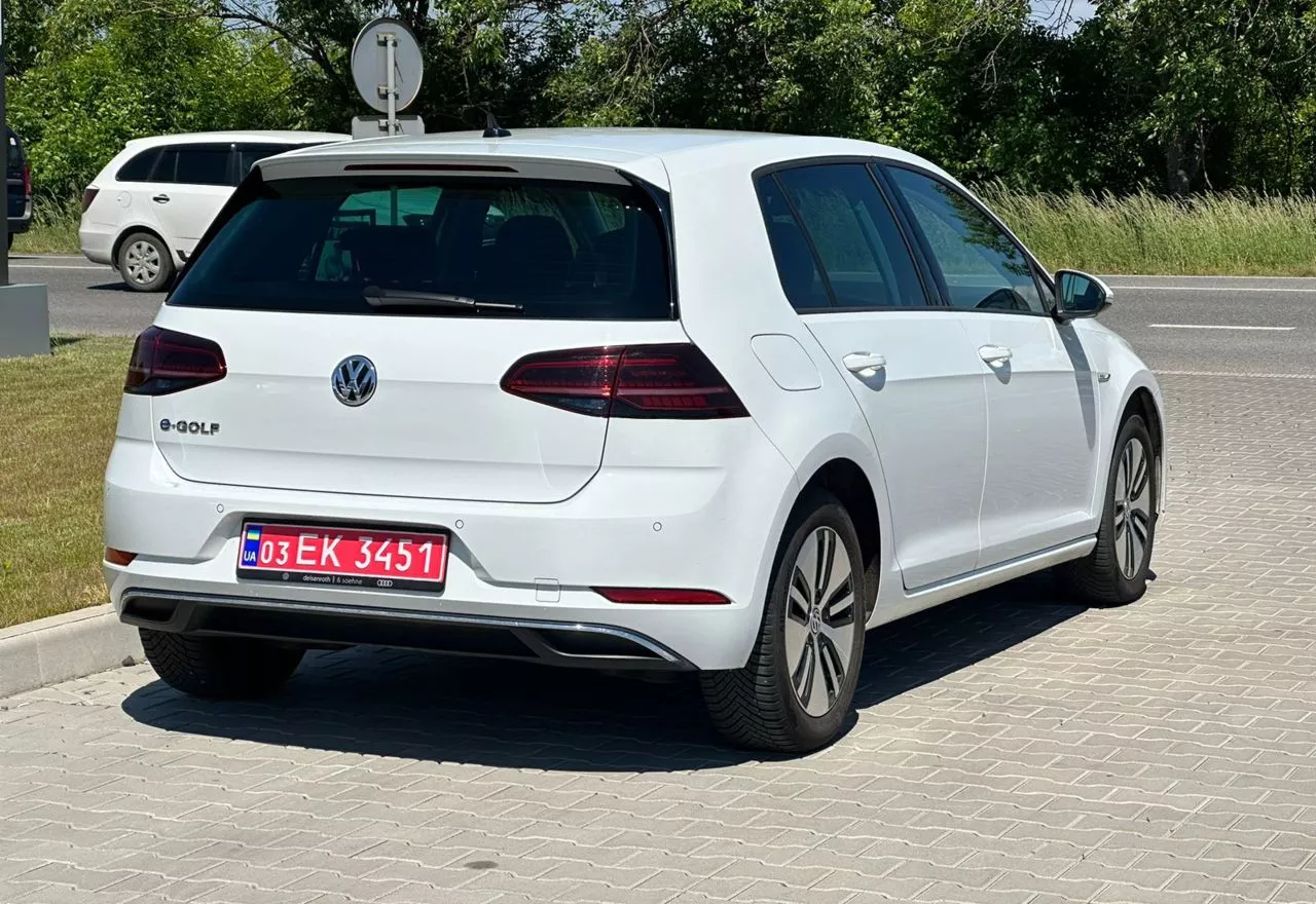 Volkswagen e-Golf  35.8 kWh 202051