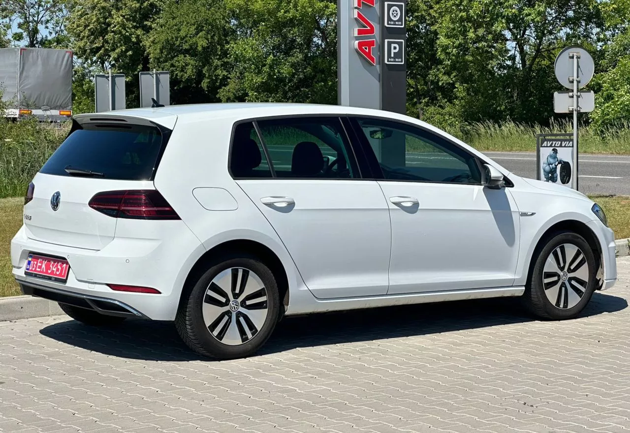 Volkswagen e-Golf  35.8 kWh 202061