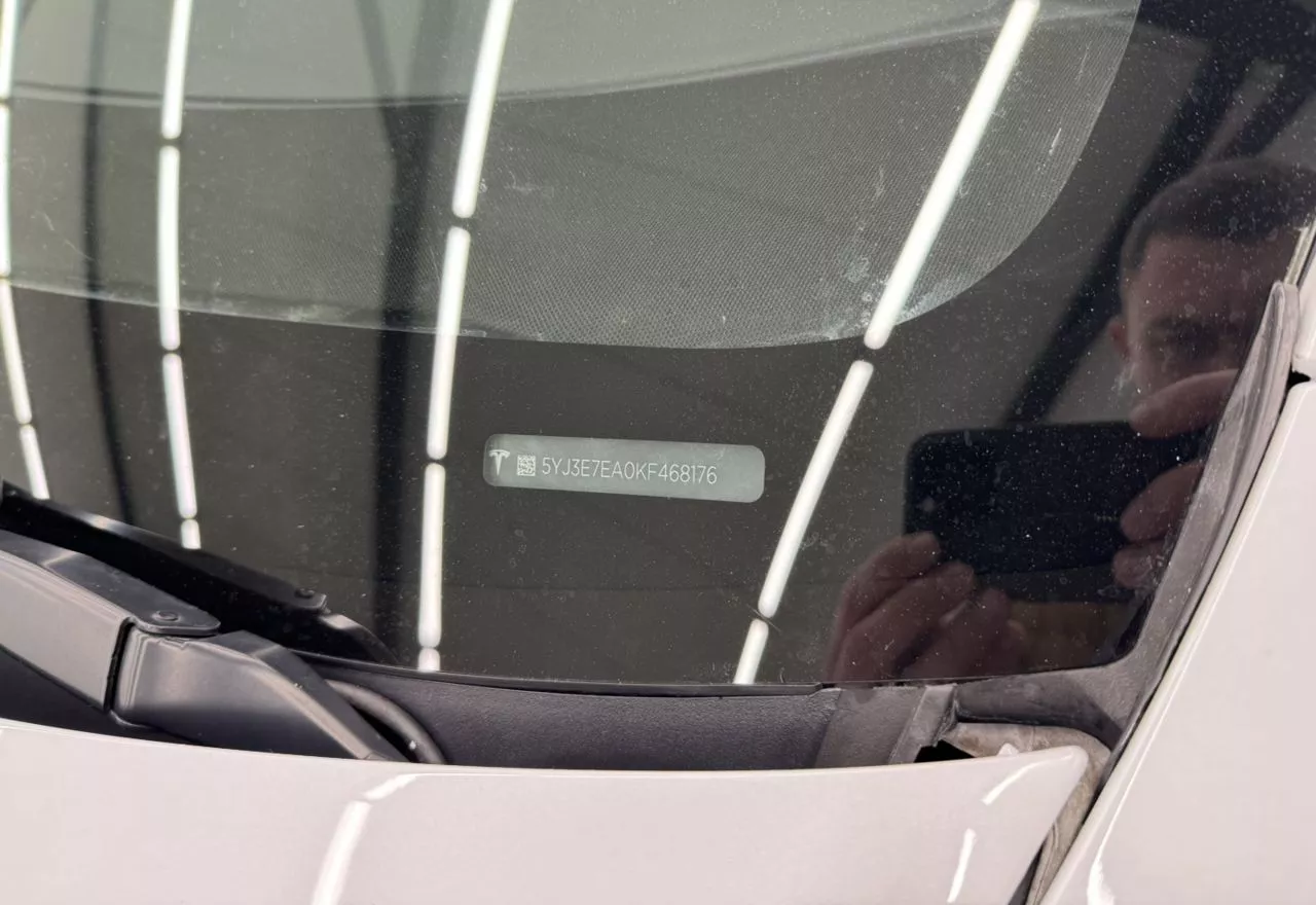 Tesla Model 3  2019171