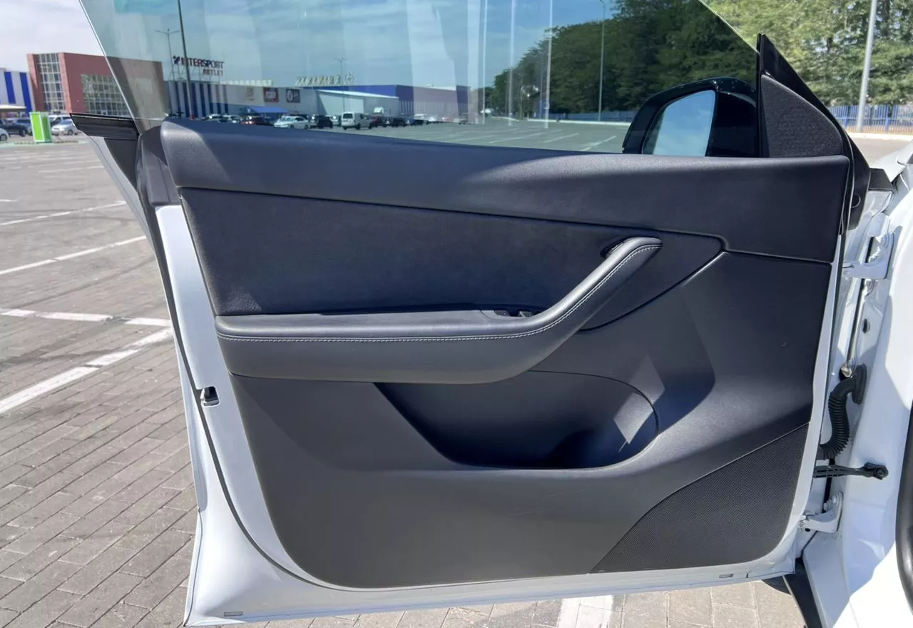 Tesla Model Y  82 kWh 2021161