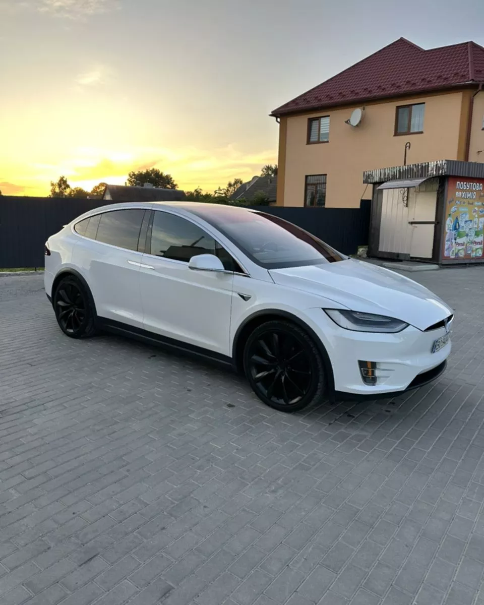 Tesla Model X  100 kWh 2020211