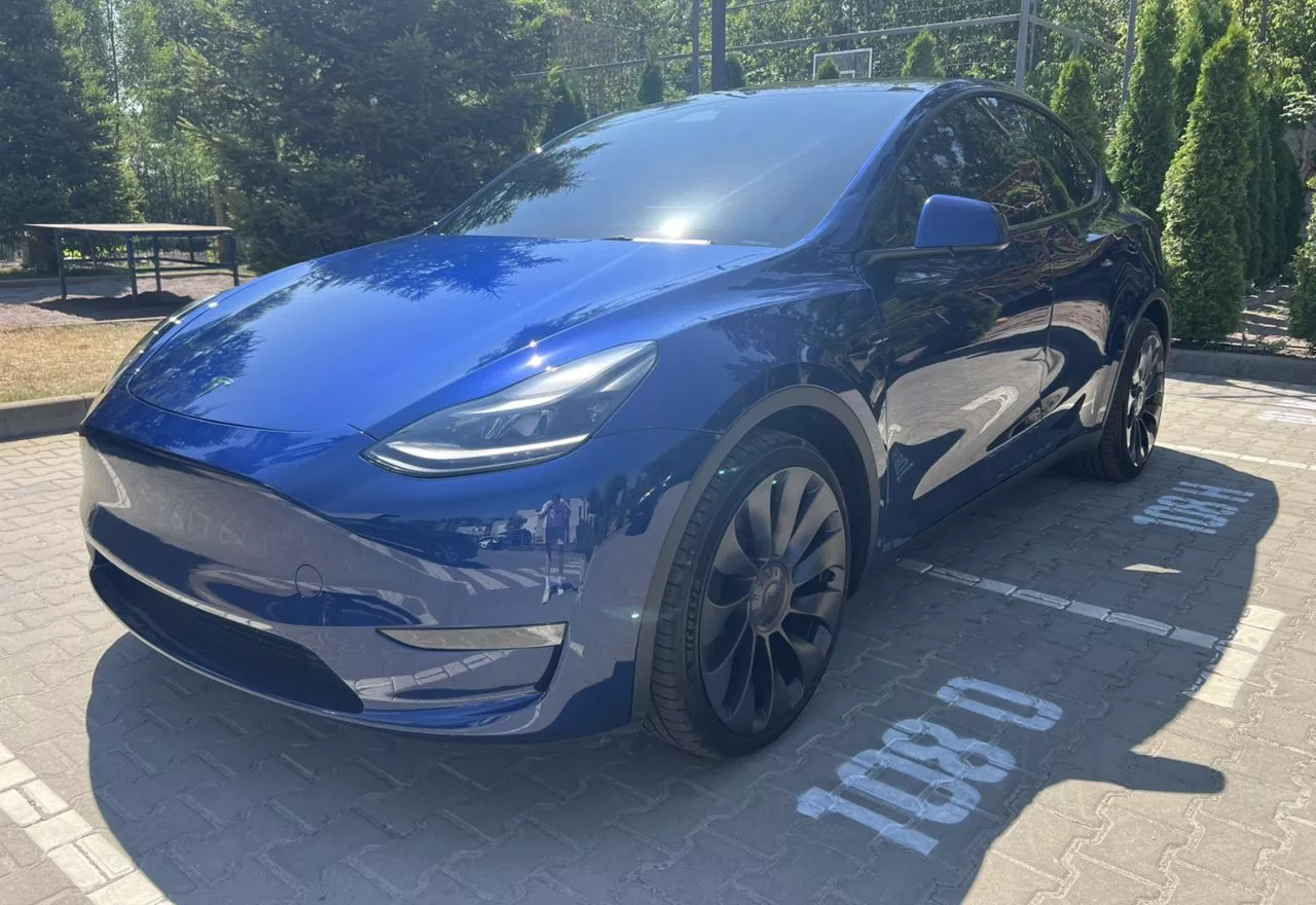 Tesla Model Y 