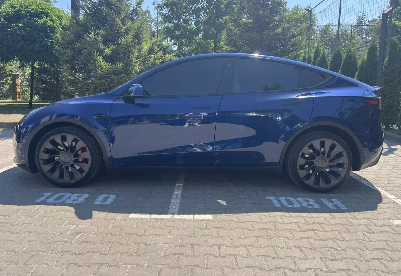 Tesla Model Y  82 kWh 202311