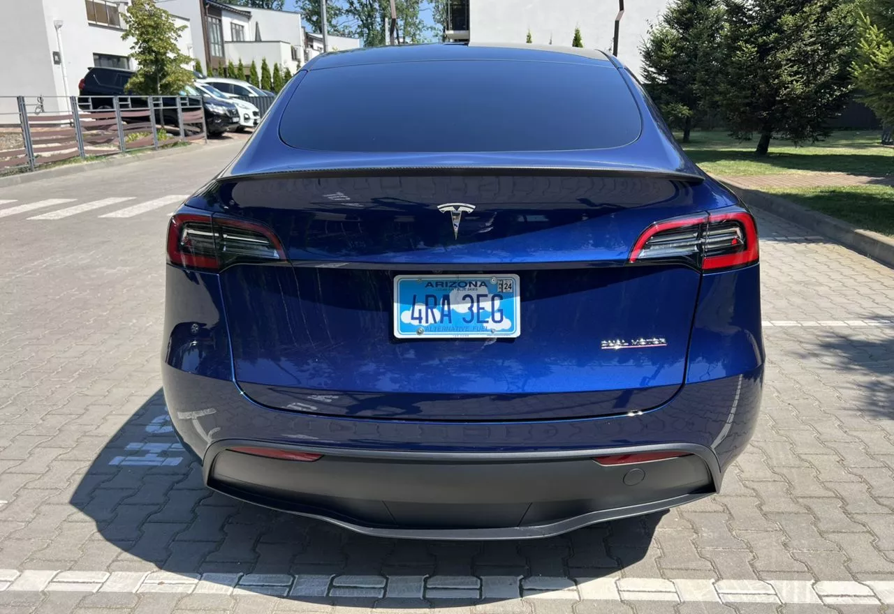 Tesla Model Y  82 kWh 202331