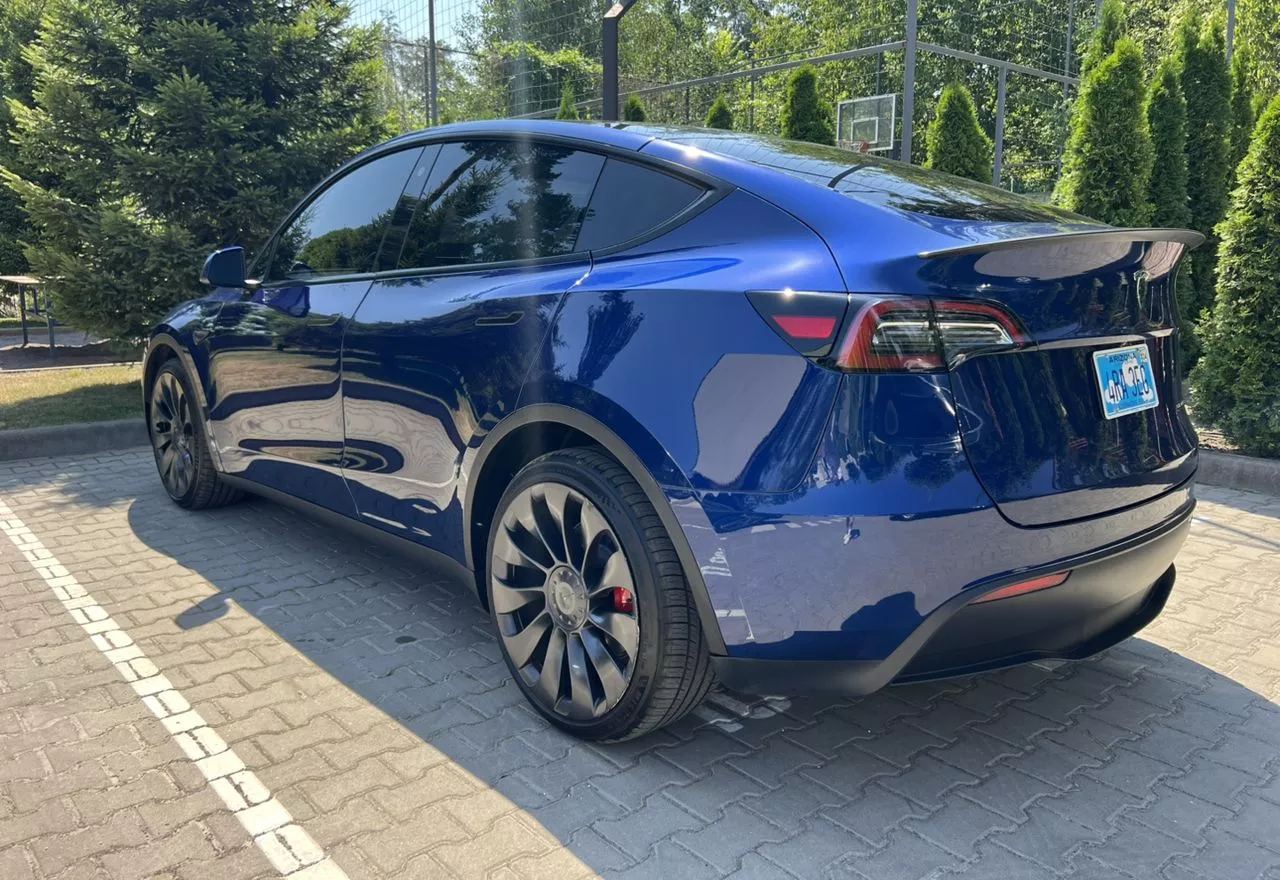 Tesla Model Y  82 kWh 202341