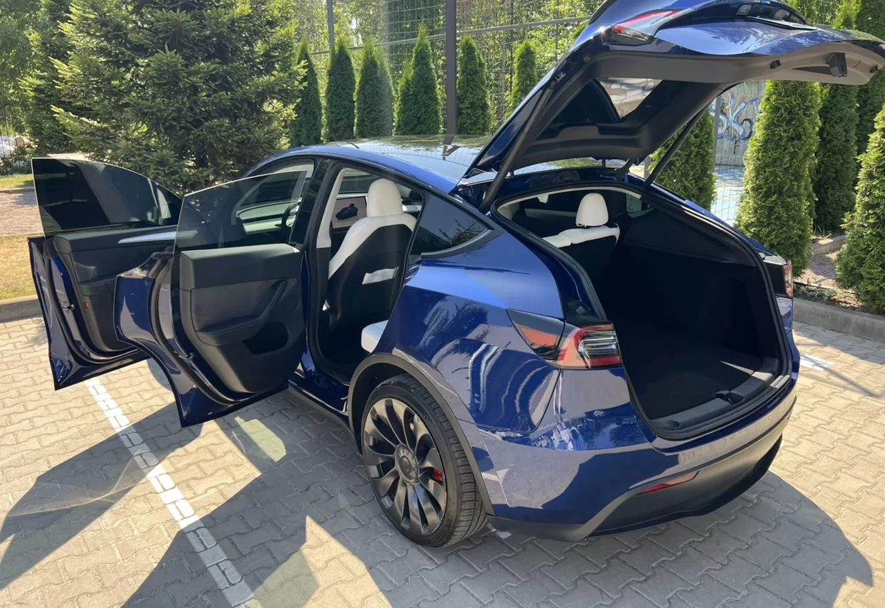 Tesla Model Y  82 kWh 202371