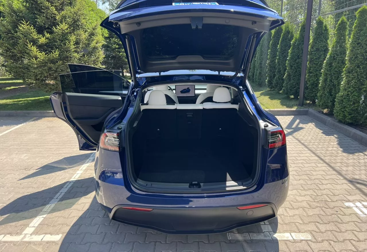 Tesla Model Y  82 kWh 202381