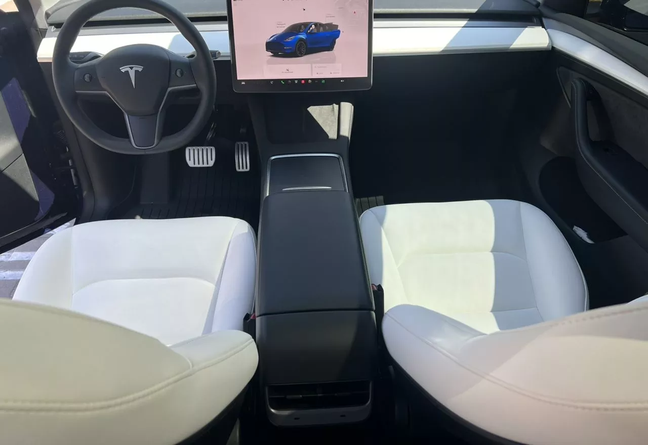 Tesla Model Y  82 kWh 2023111