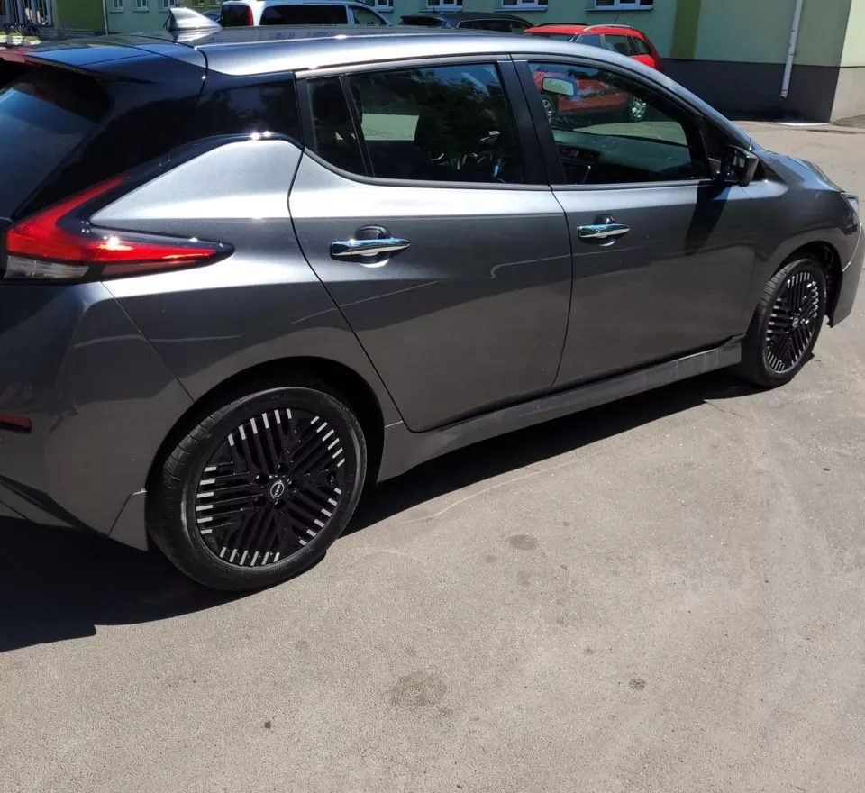 Nissan Leaf  62 kWh 2022121