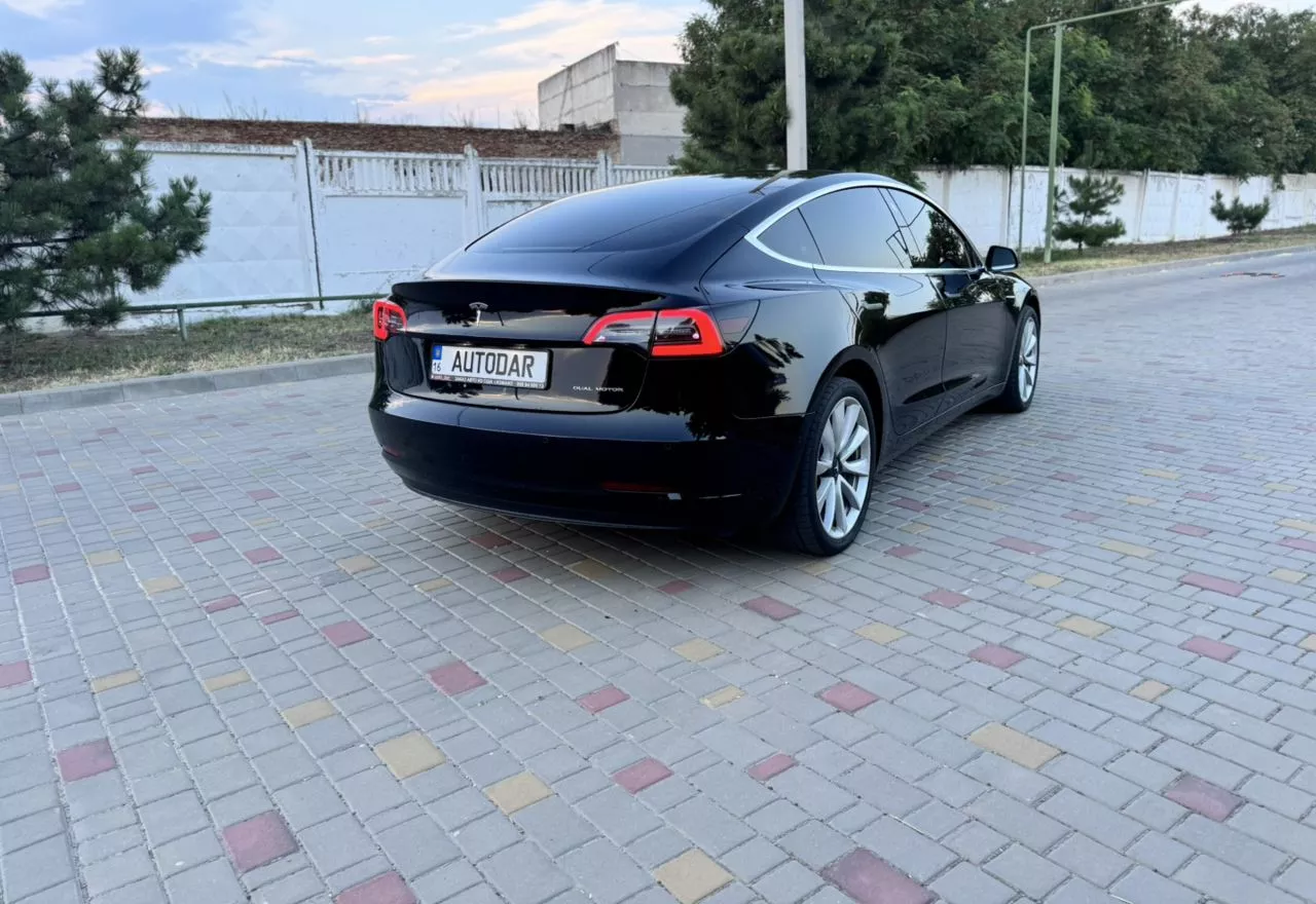 Tesla Model 3  201861