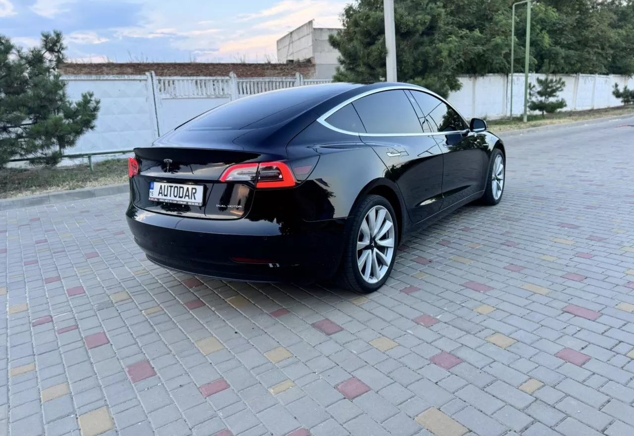 Tesla Model 3  201871