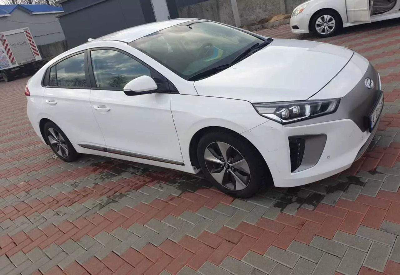 Hyundai Ioniq 