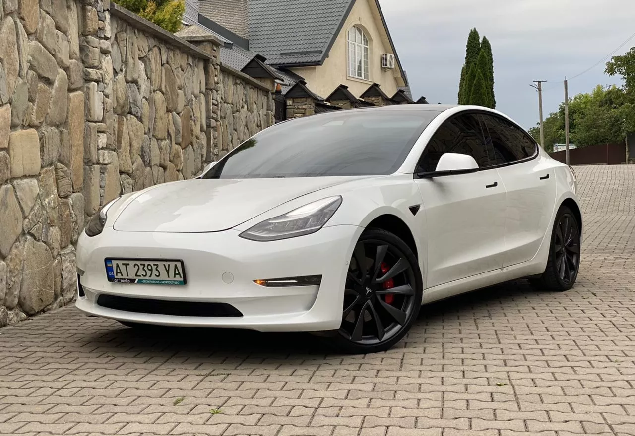 Tesla Model 3  202001