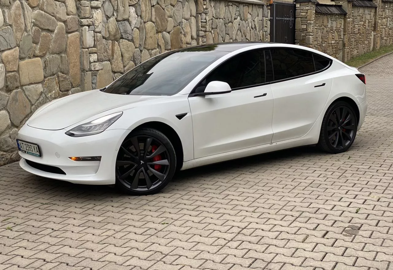 Tesla Model 3  202071