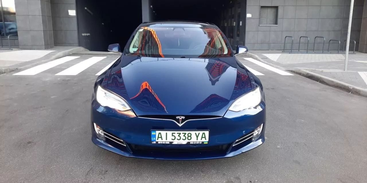 Tesla Model S  201601