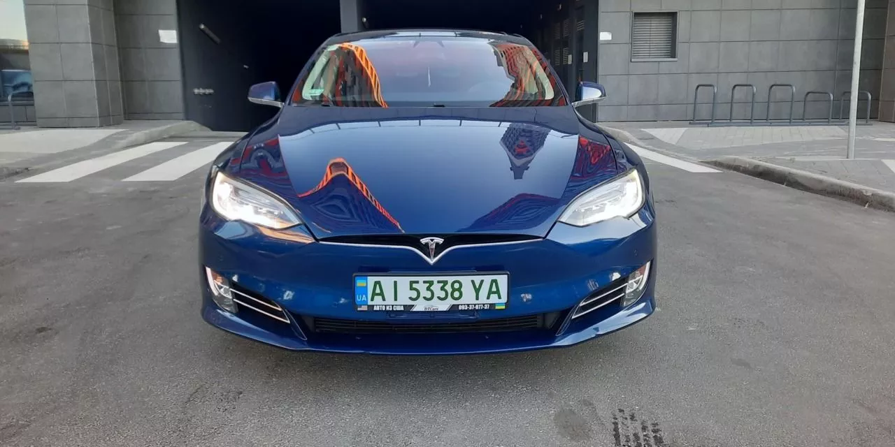 Tesla Model S  201611