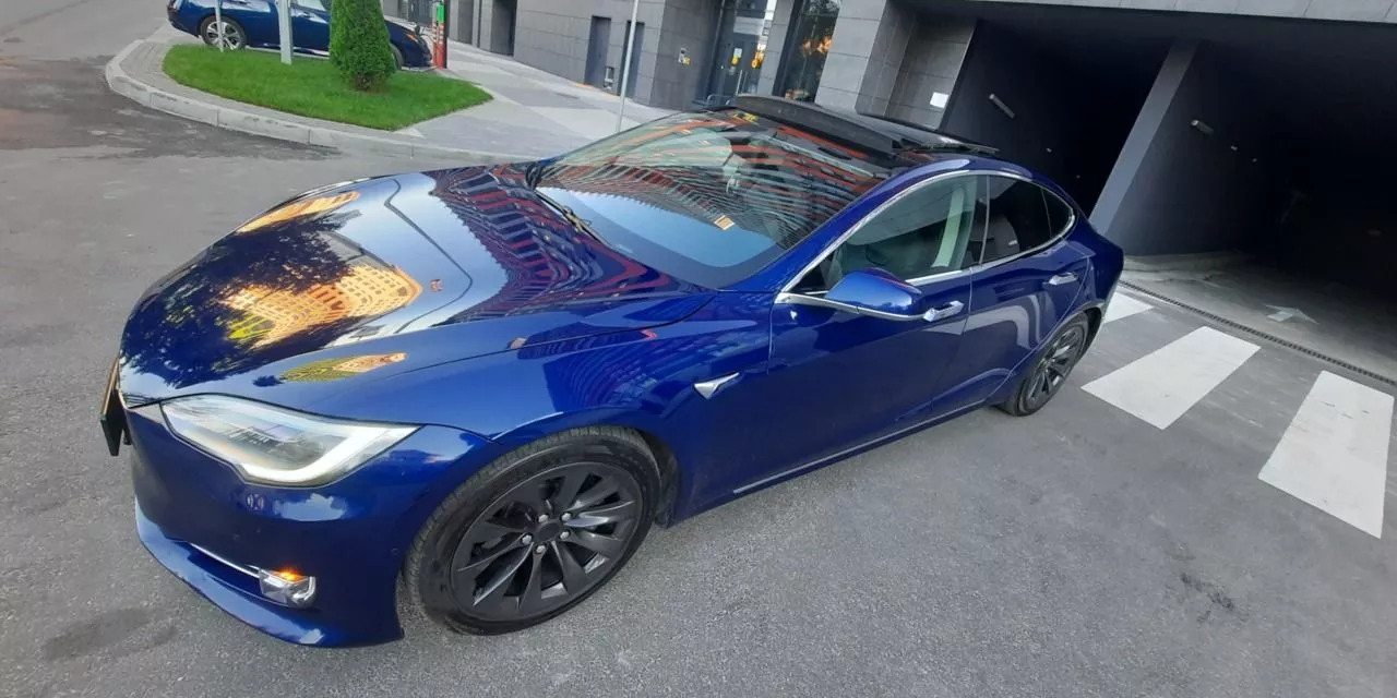 Tesla Model S  2016171