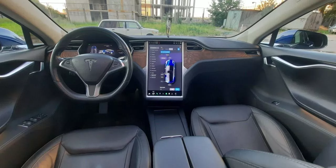 Tesla Model S  2016261