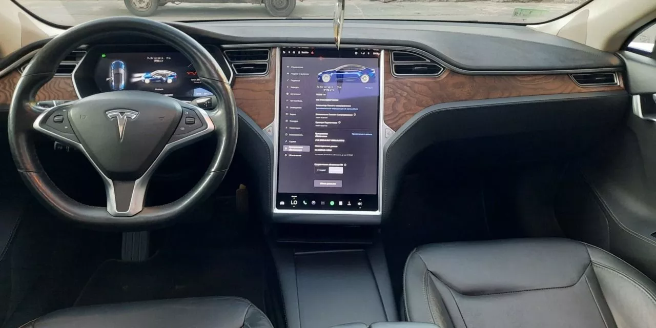 Tesla Model S  2016271