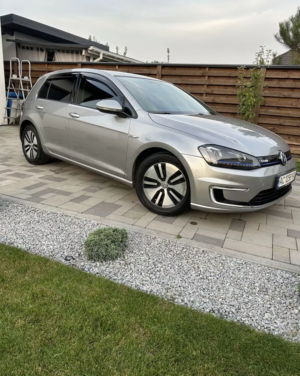 Volkswagen e-Golf  24 kWh 201431