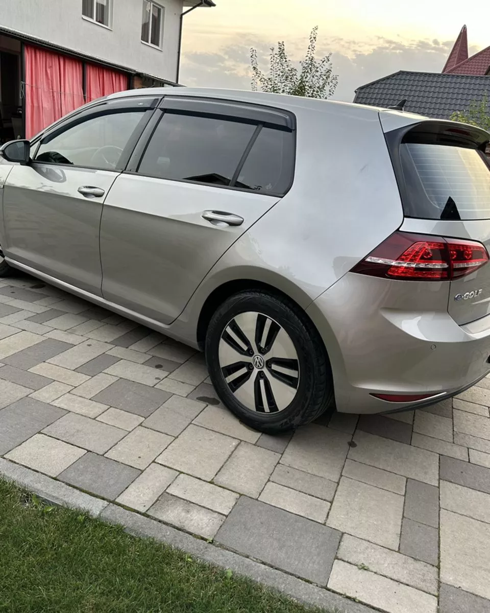 Volkswagen e-Golf  24 kWh 201451