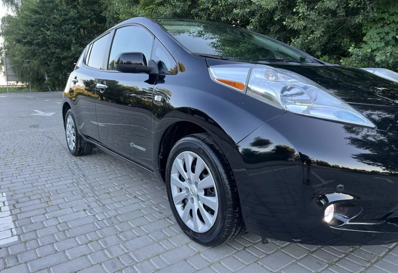 Nissan Leaf  24 kWh 2015111