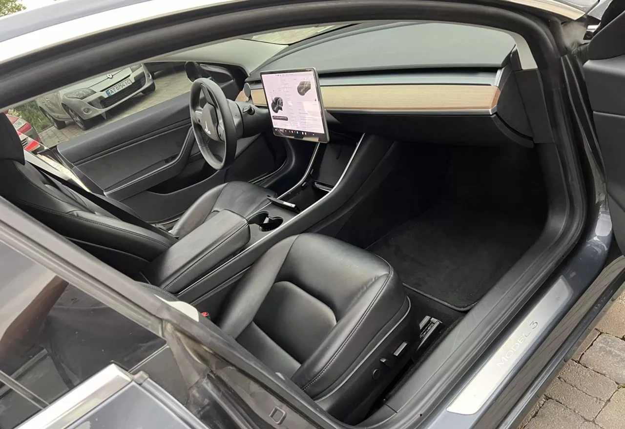 Tesla Model 3  75 kWh 2019151